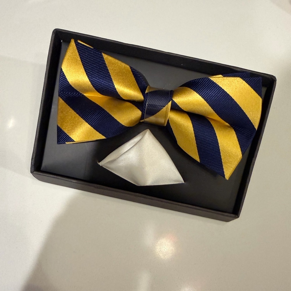 Michelsons of London Navy and Gold Striped Bow Tie & Pocket Square 100% Silk NIB